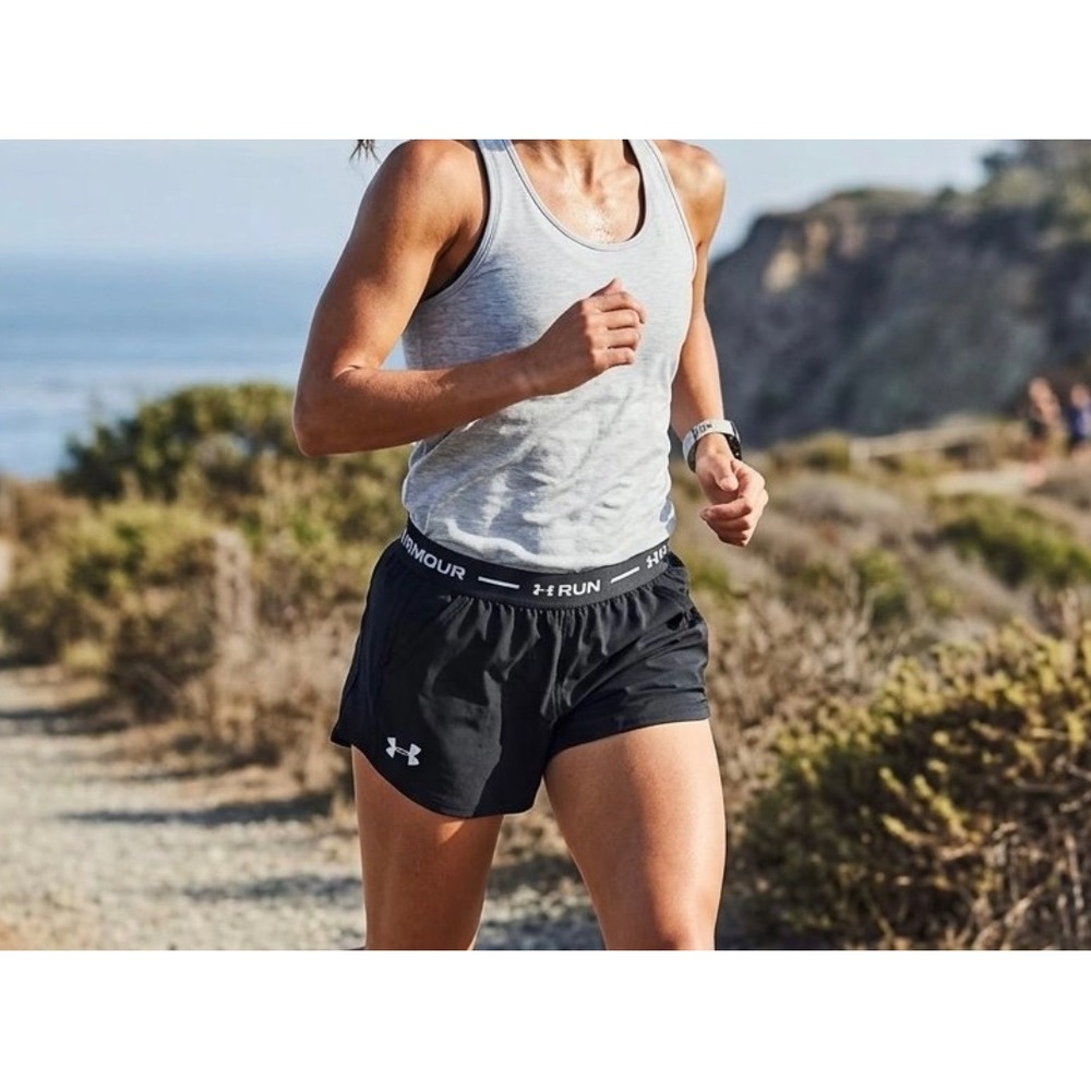 Under Armour HeatGear Black Running Shorts Women Small Loose Fit Athletic UA Run